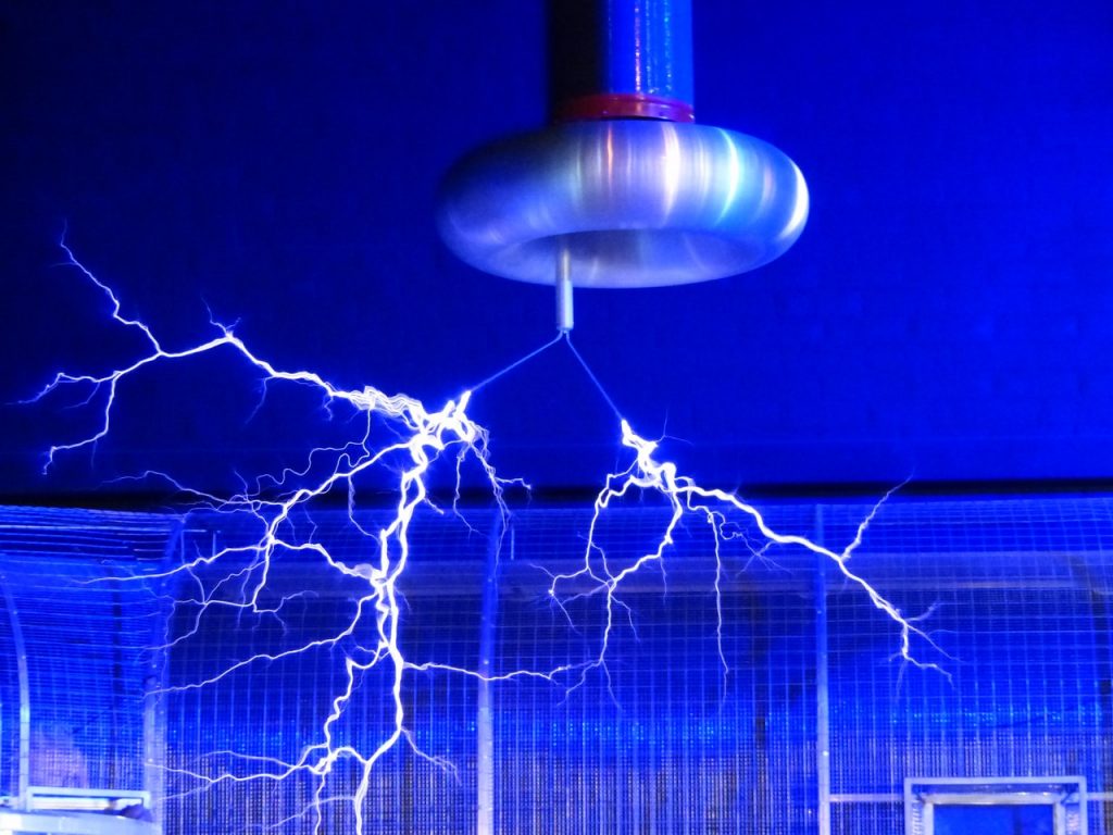 Tesla coil with sparks and arching for physics 2